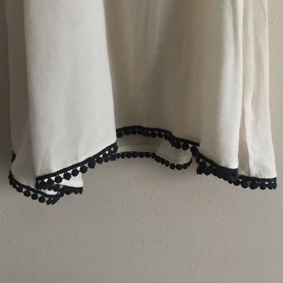 Clover & Scout Small White Aztec Print Blouse - Picture 3 of 7